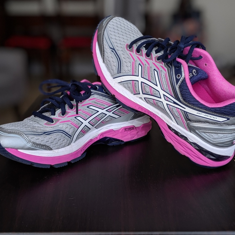 Asics Running Shoe GT-2000